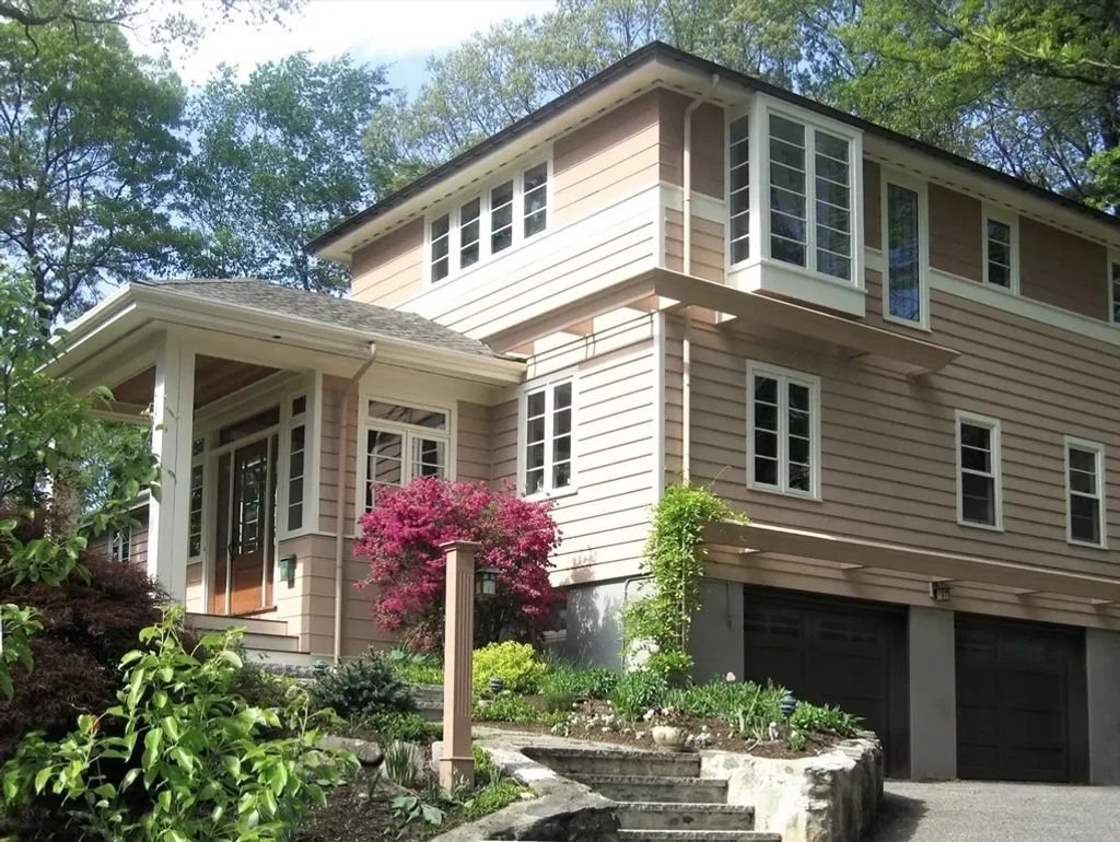42 Temple Road, Wellesley