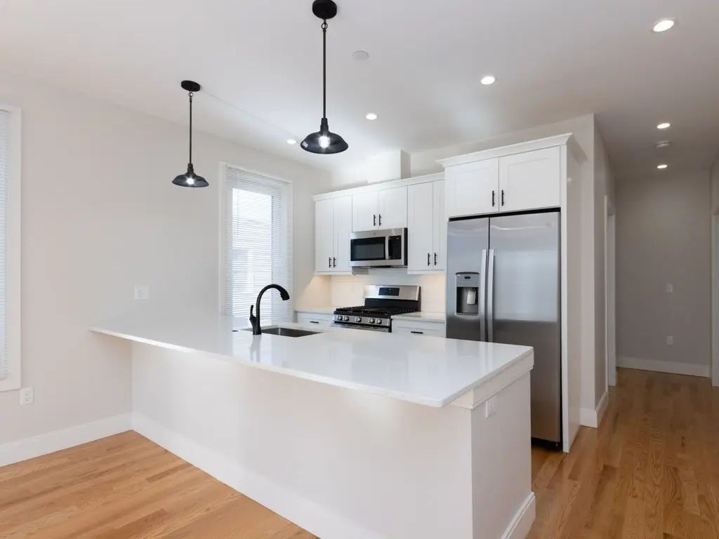 9 Tovar #2, Boston