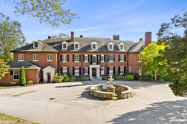 50 Mansion Dr, Rowley