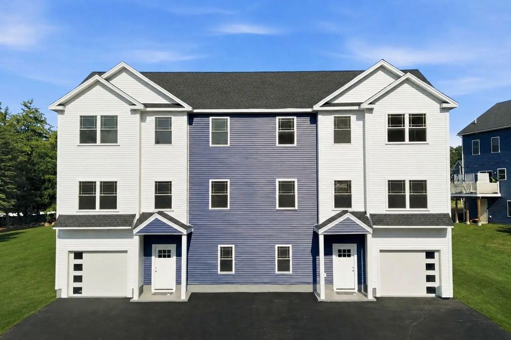 1 Doris Dr #1, Chelmsford