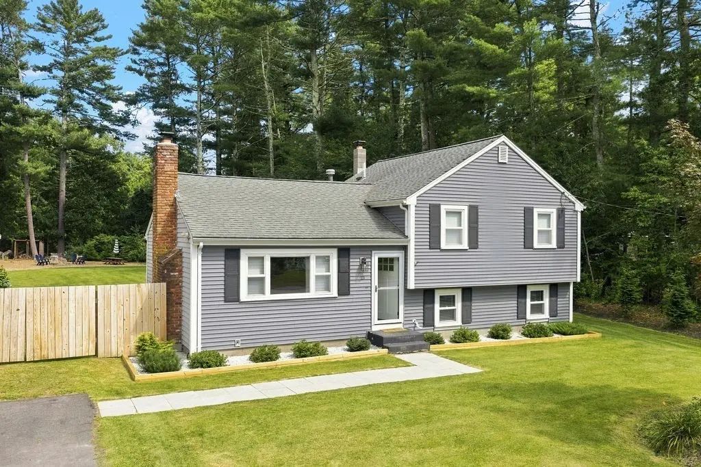 21 Great Meadow Dr, Carver