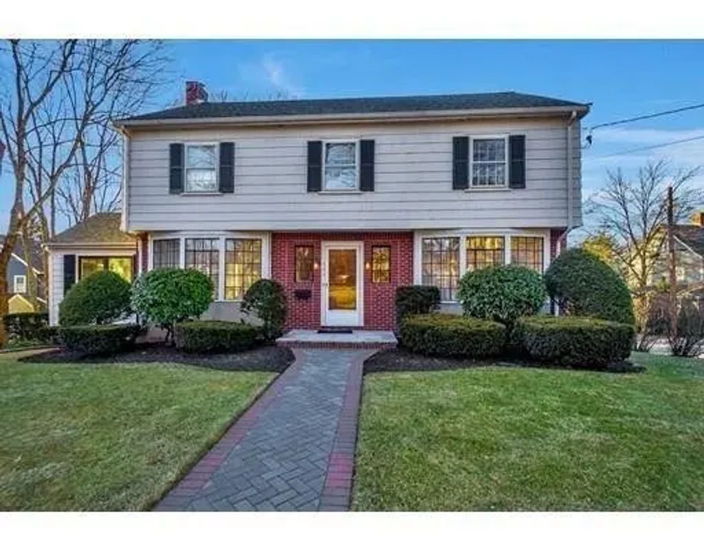 111 Highland Ave, Winchester