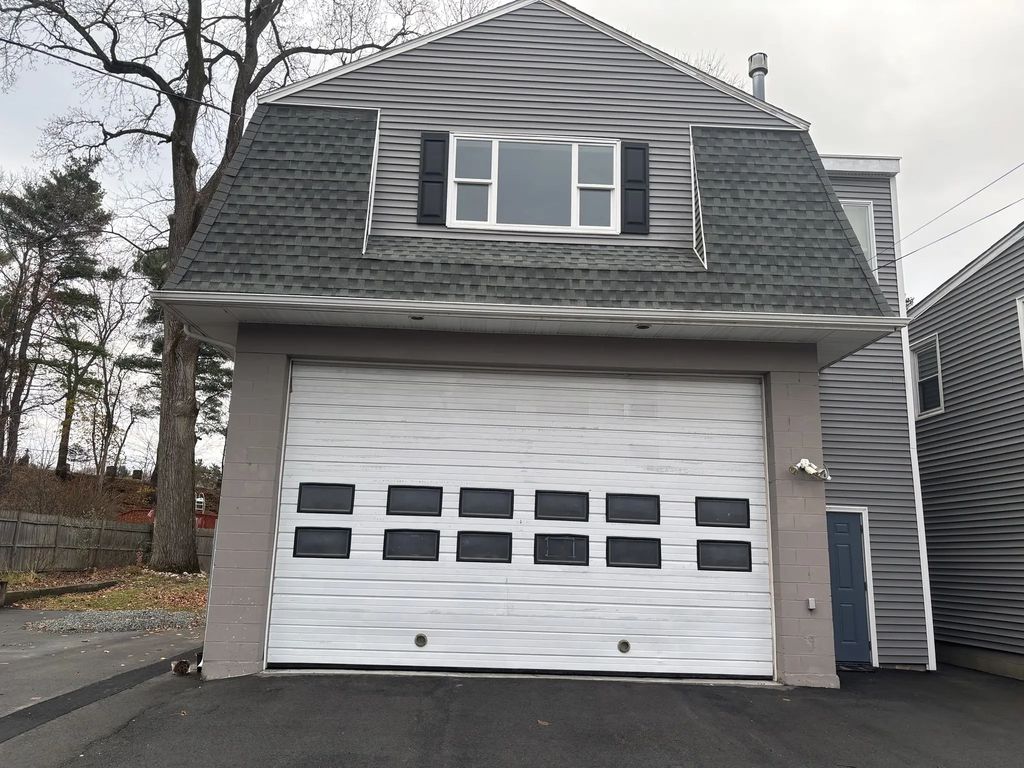 39 Raymond Street Garage, Franklin