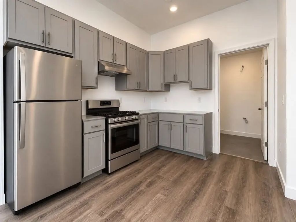 125 Arlington St #9, Chelsea