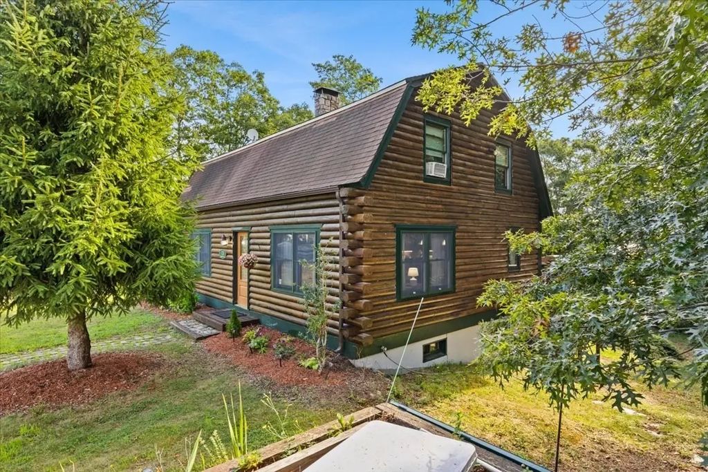 13 Skylark Ave, Plymouth