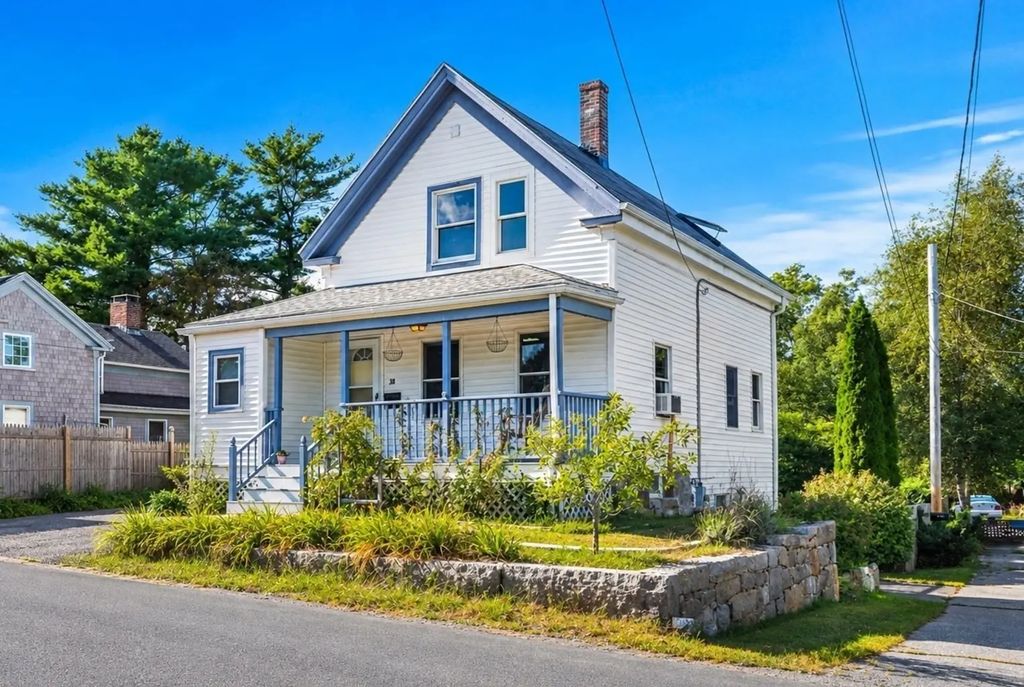 38 Pigeon Hill St, Rockport