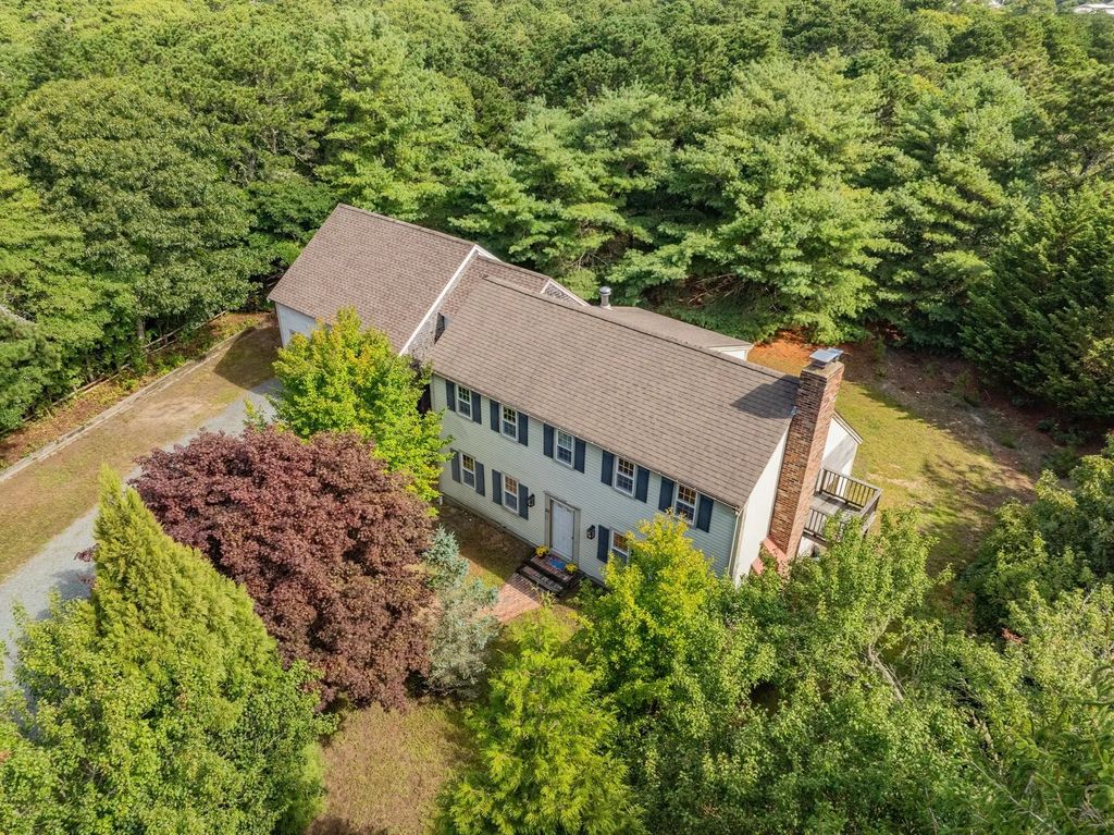 31 Old Village Rd, Chatham