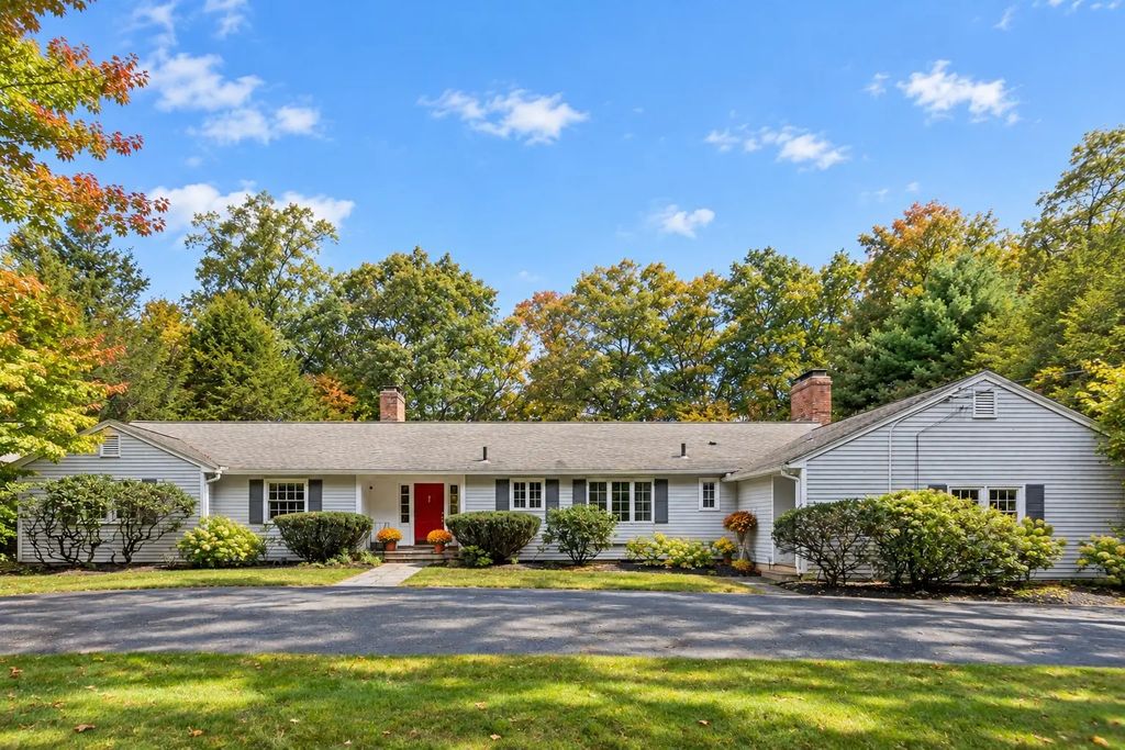 39 Rollingwood Ln, Concord