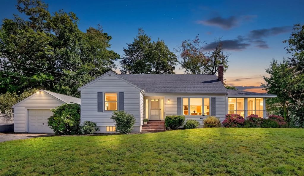 6 Sprucewood Rd, Wilmington