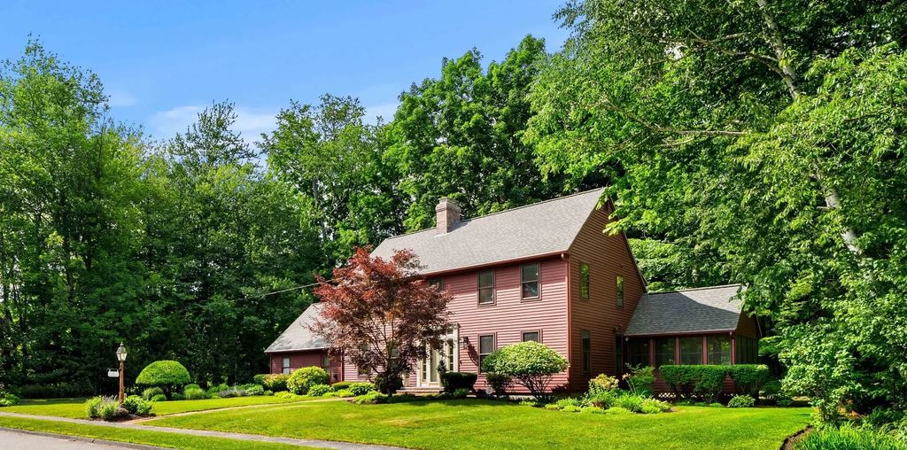 6 Lexington Cir, Holden