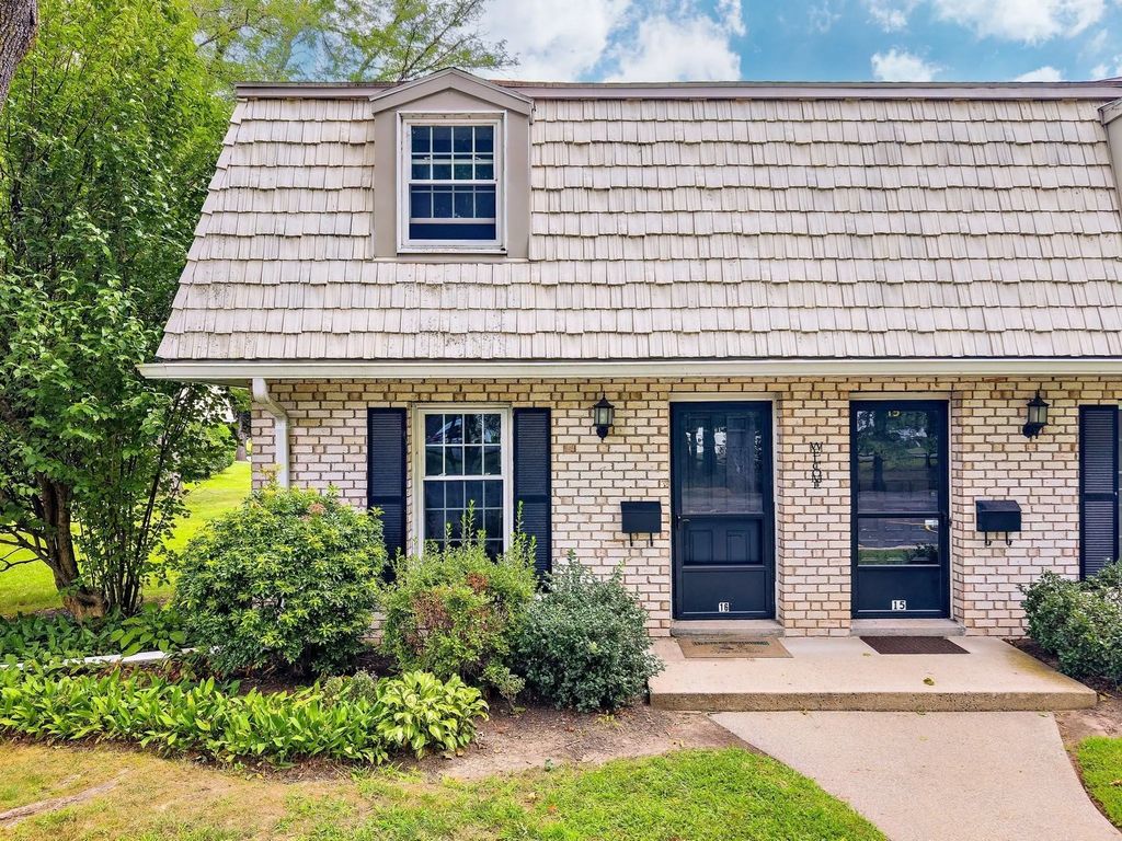 16 Corey Colonial #16, Agawam