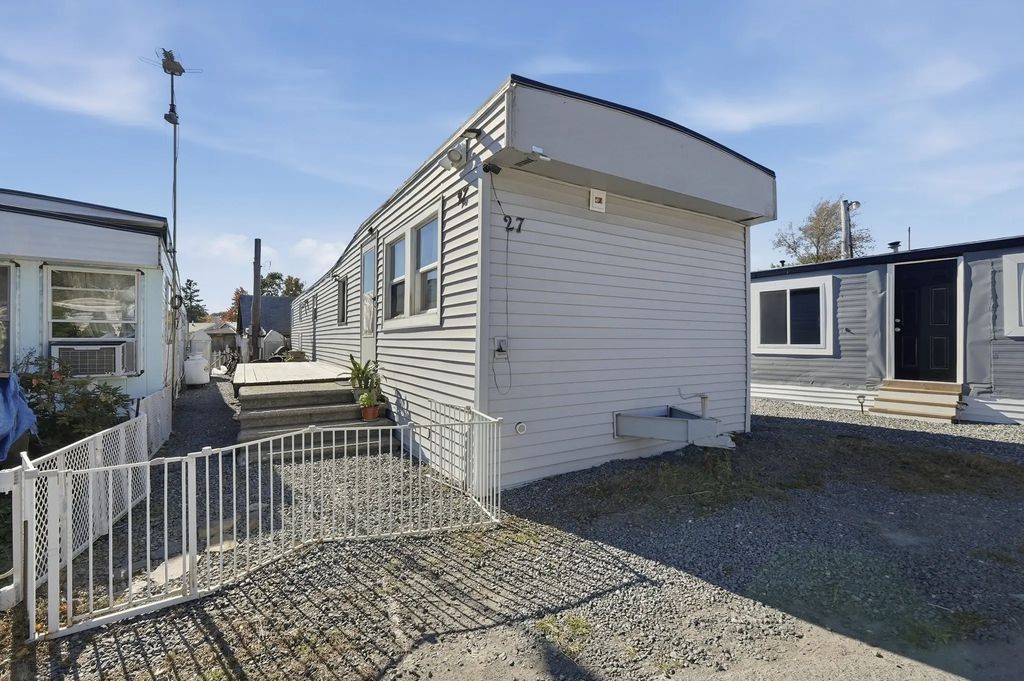 165 Turnpike Road #27, Westborough