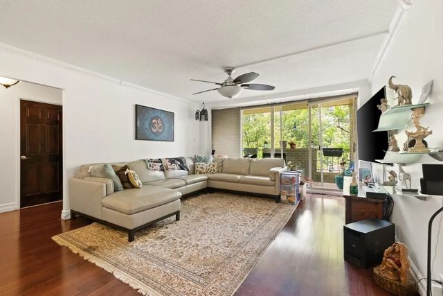 99 Pond Ave #520, Brookline
