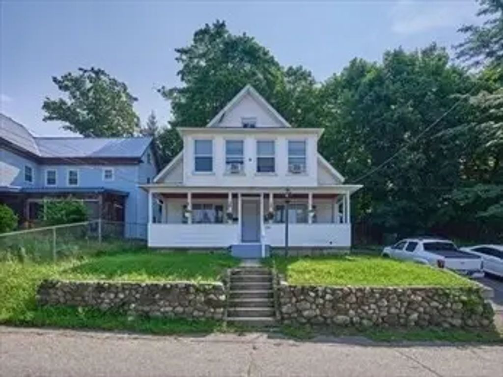 270 Cottage St #1, Athol