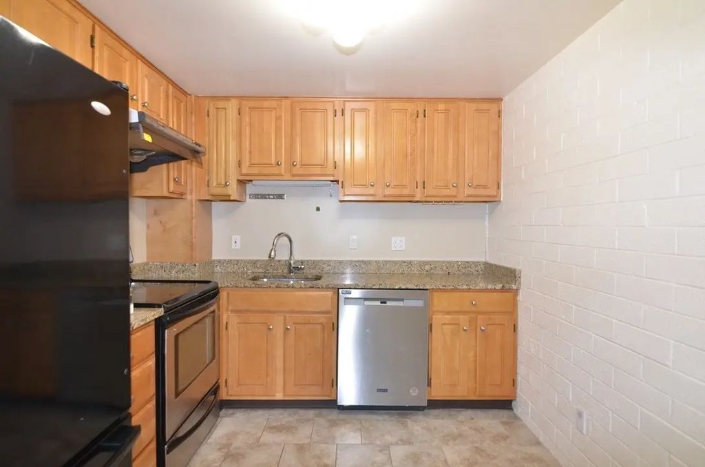 185 Quincy Shore Dr #32, Quincy