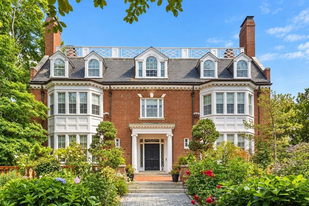 334 Hammond St, Newton
