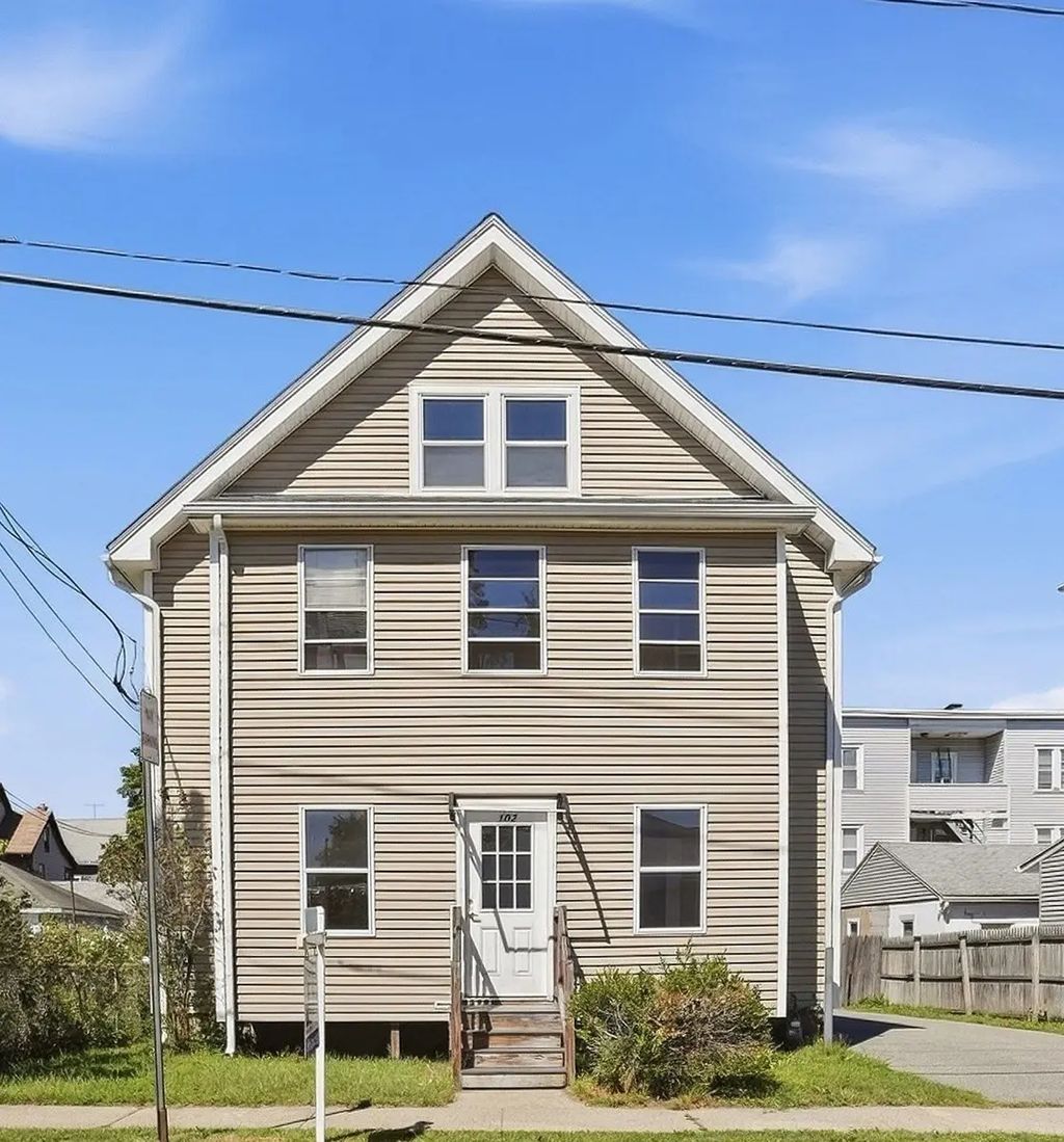 102 Lemuel Ave, Chicopee