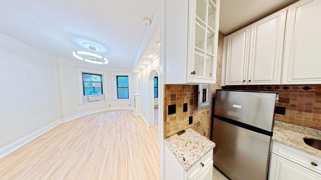 40 Winchester St #8, Brookline