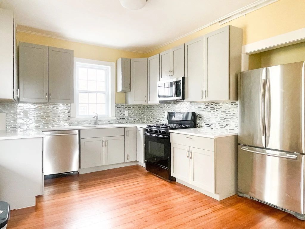 381 Centre St #2, Boston
