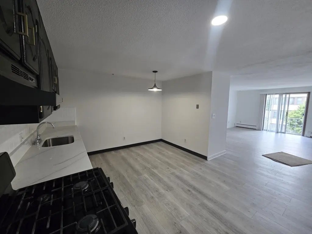 24 Inman St #32, Lawrence