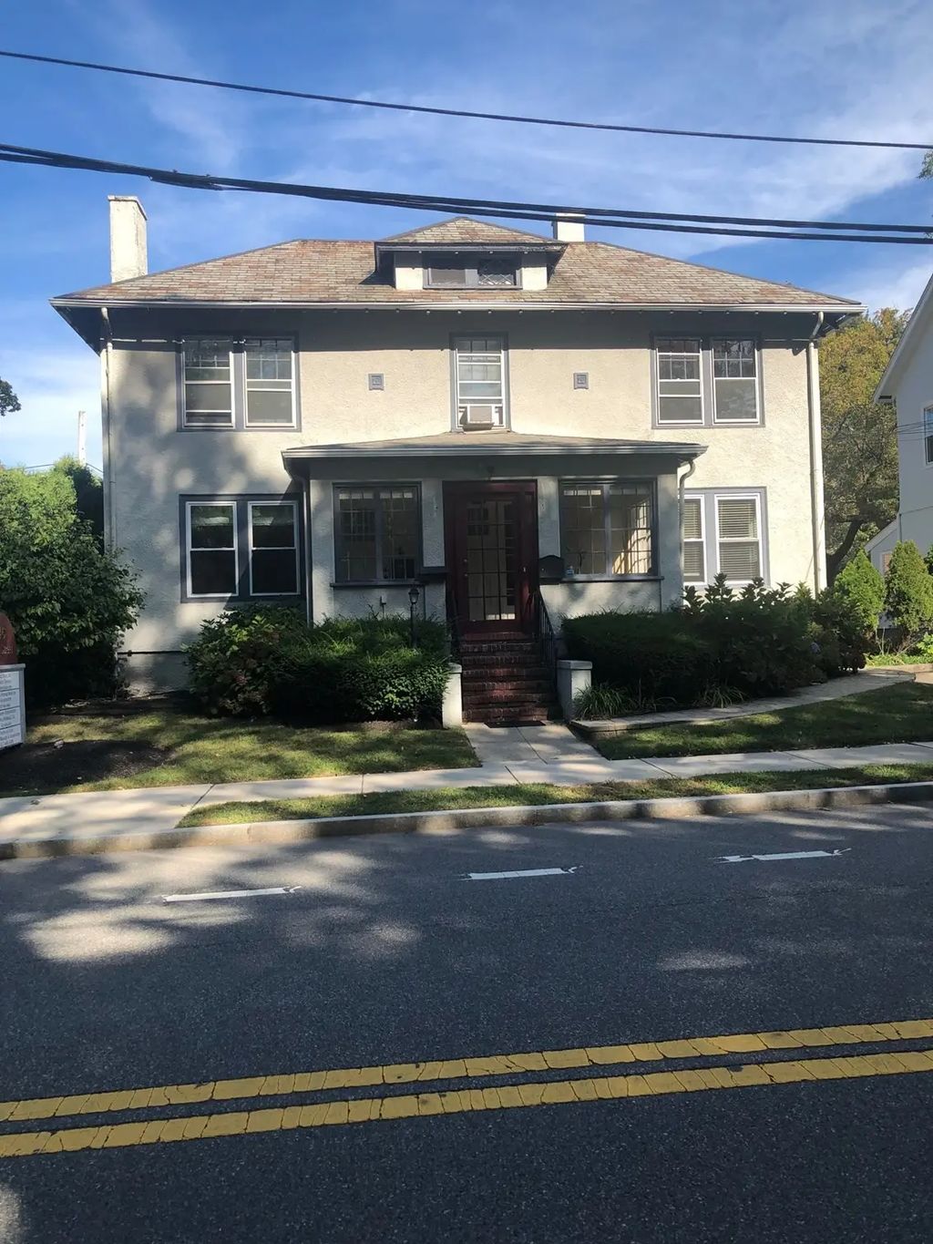 846 Walnut St, Newton
