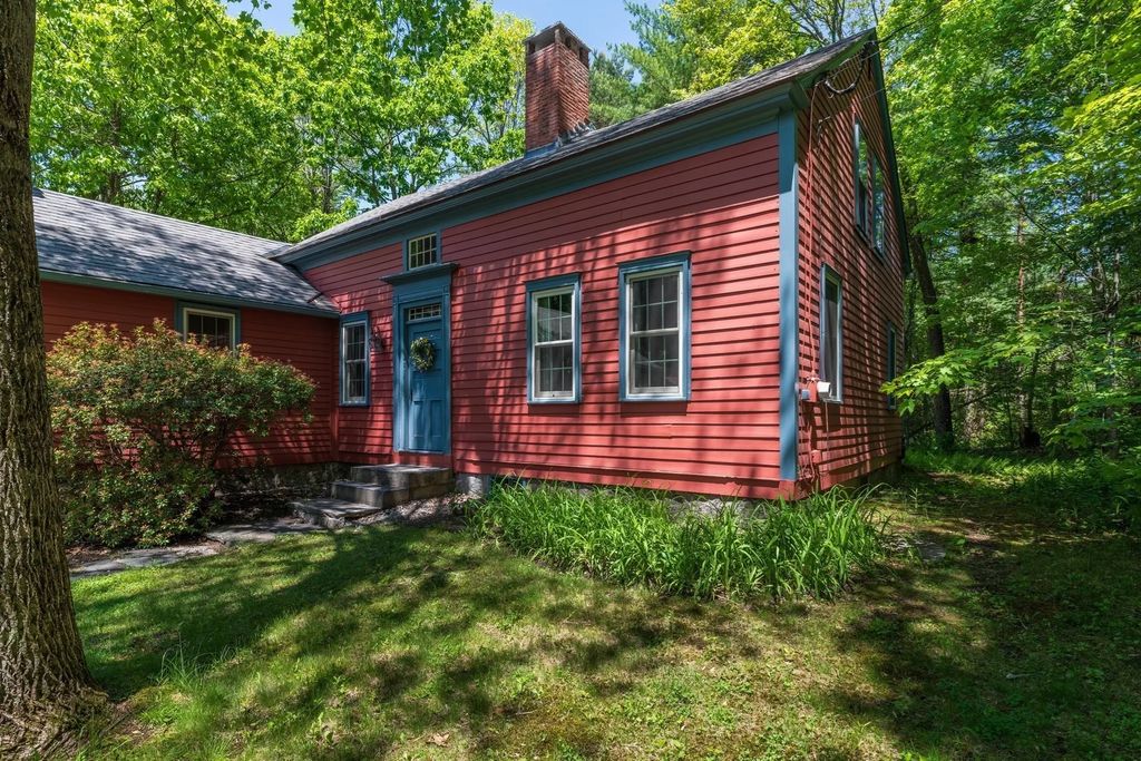 266 Turners Falls Rd, Montague