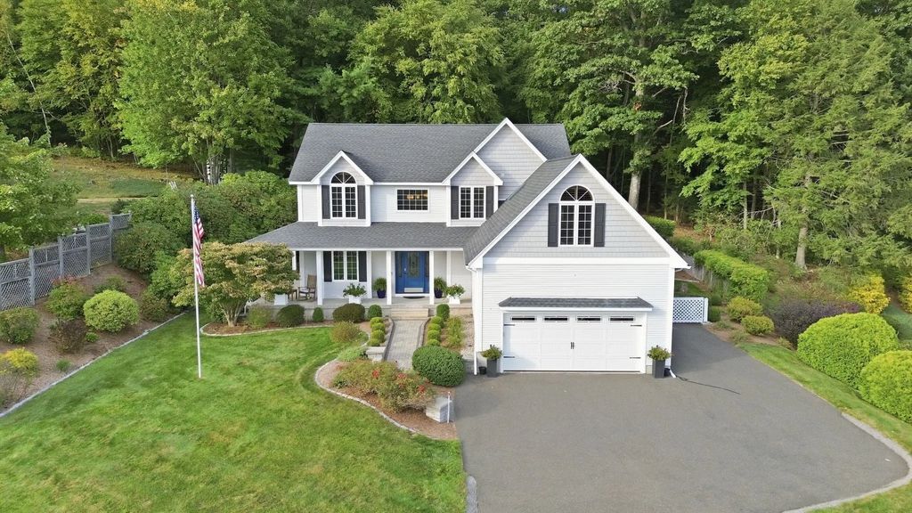 48 Scenic Rd, Westfield