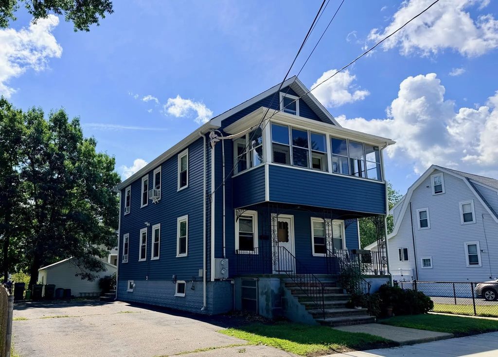 75 Bowen Ave, Medford