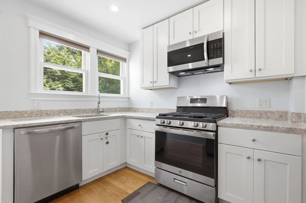 81 Huntington Road #1, Milton