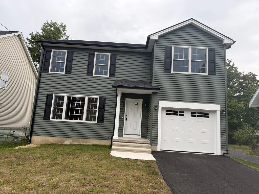 68 Homestead Ave, Springfield