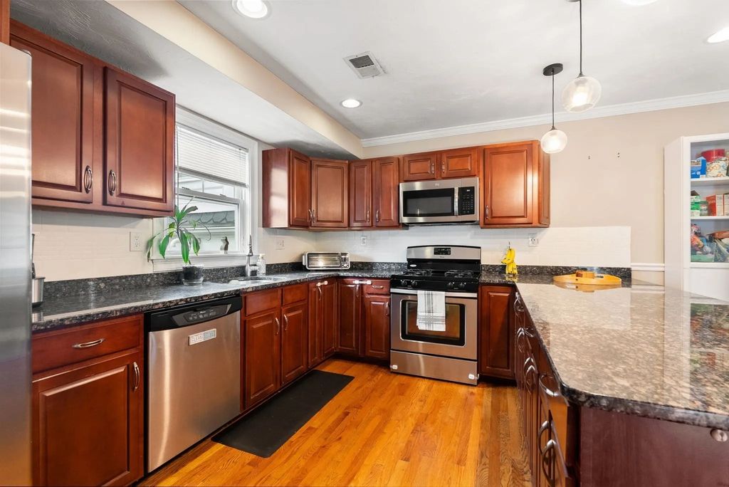 16 Westminster Ave #b2, Boston