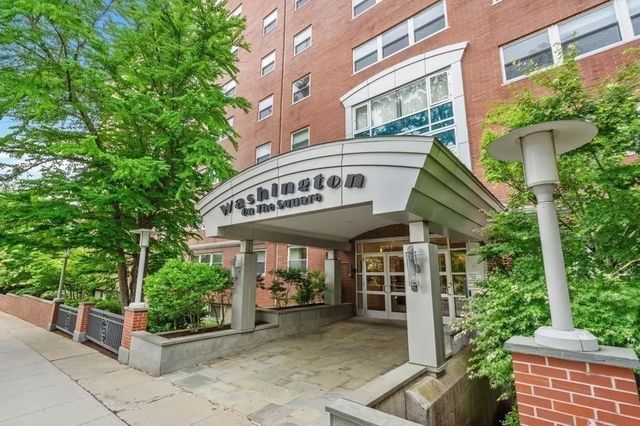1600 Beacon St #902, Brookline