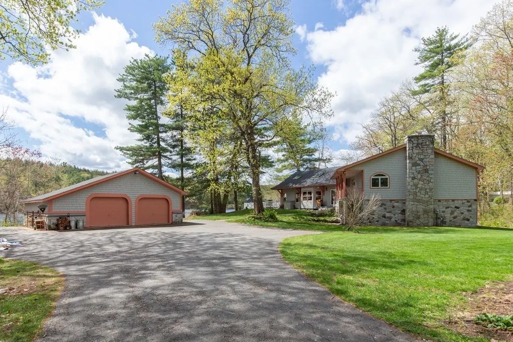21 Hinds Lane, Pelham