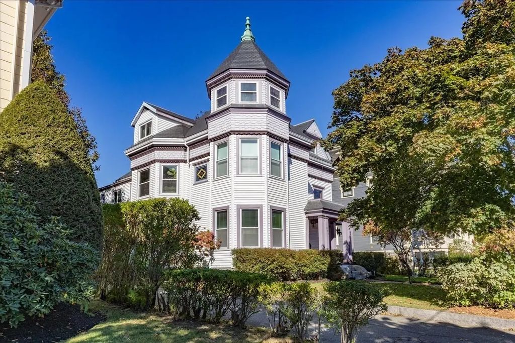 270 Lafayette St #1, Salem
