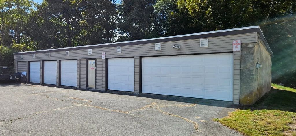 33 Higgins St, Fall River