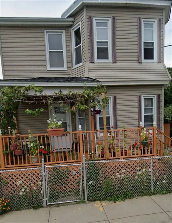 1241 N High St #2, Fall River