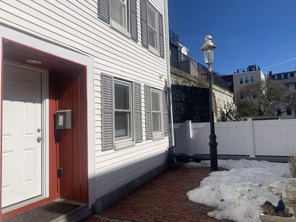 8 Avon Pl, Boston