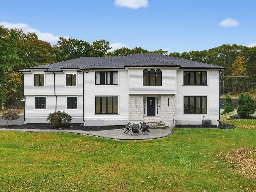 23 Bens Way- Private Rd, Hopedale