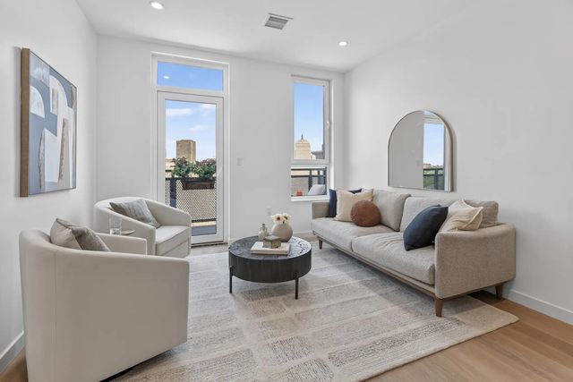 1395 Washington Street #ph605, Boston