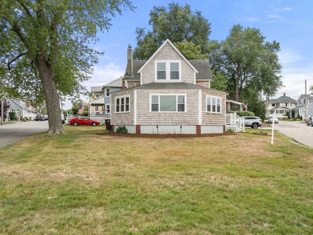 45 Holbrook Rd, Weymouth
