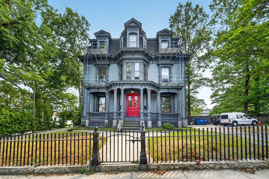 533 Locust St #7, Fall River