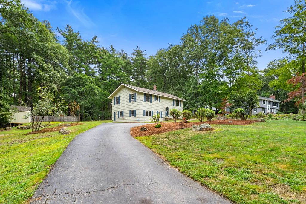 225 Taylor Rd, Stow