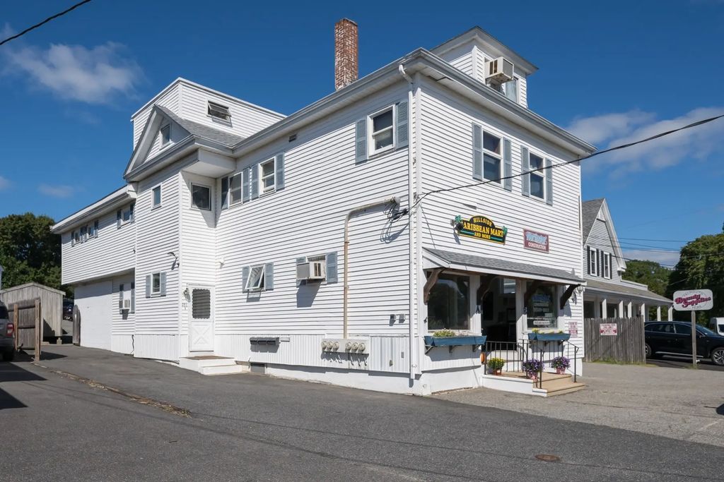 286 Teaticket Highway, Falmouth