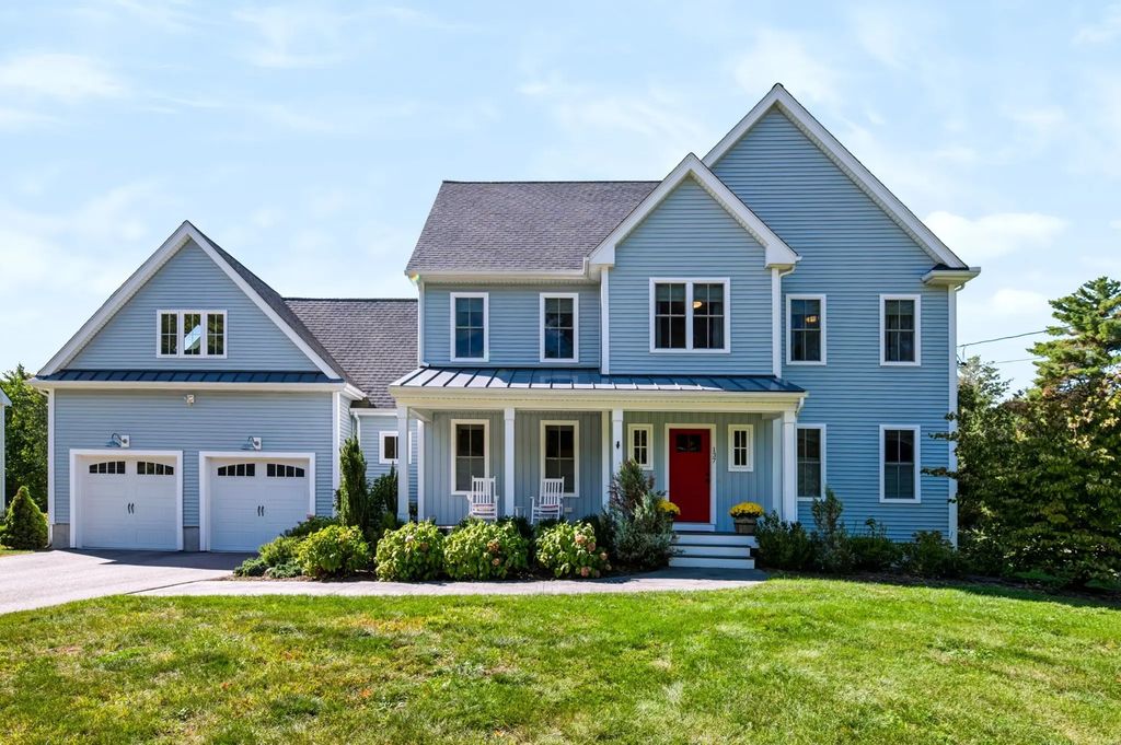 137 Acorn Street, Millis