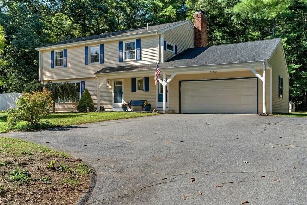 43 Old Powder House Rd, Lakeville
