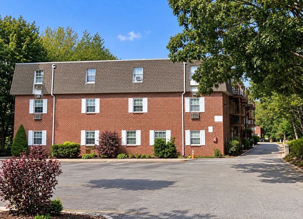23 North Ave #1, Rockland
