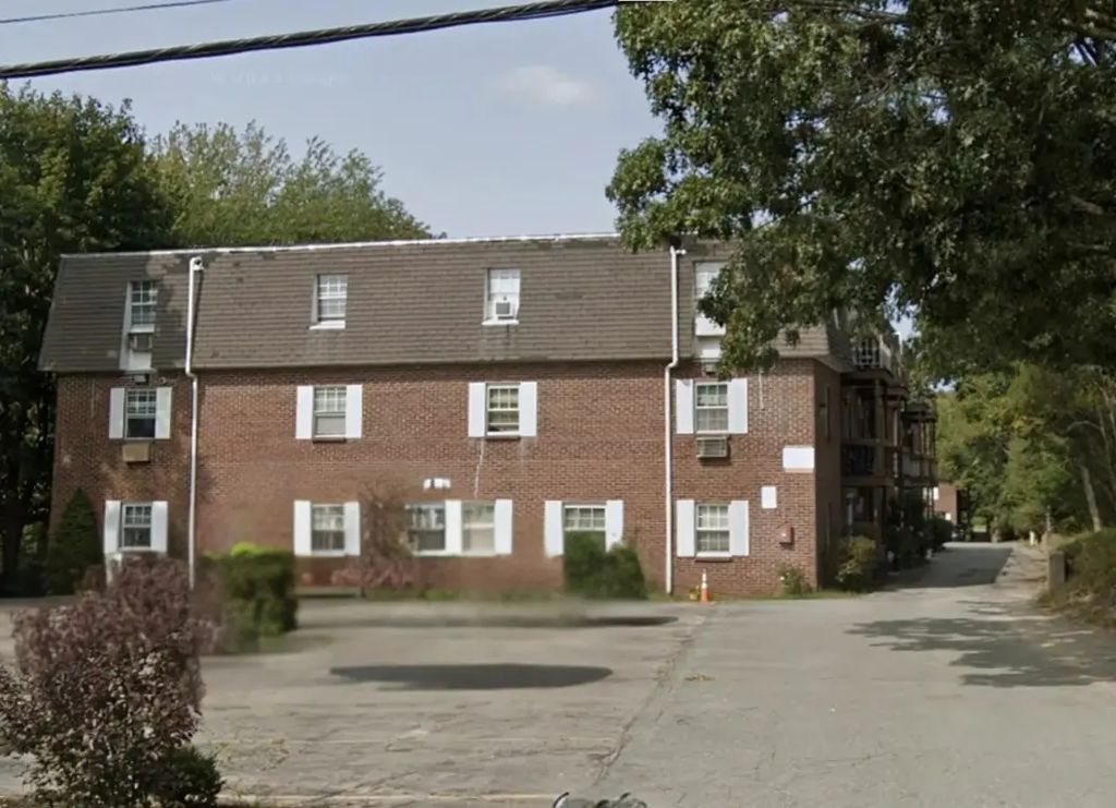 23 North Ave #1, Rockland