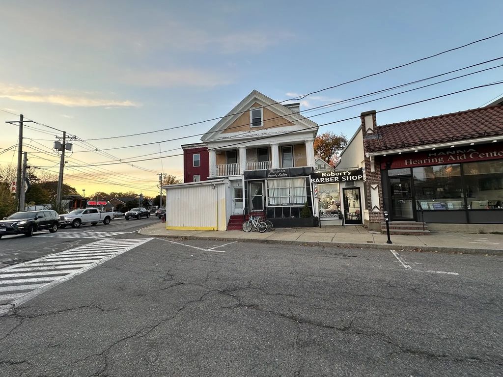 2 North Ave #2, Natick