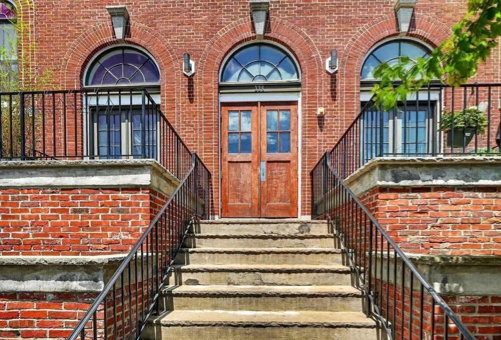 336 Saratoga St. #1, Boston