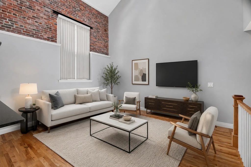 336 Saratoga St. #1, Boston